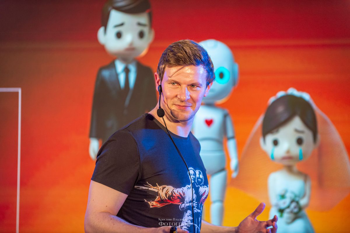 Matthew Blakemore speaking on AI and human connection